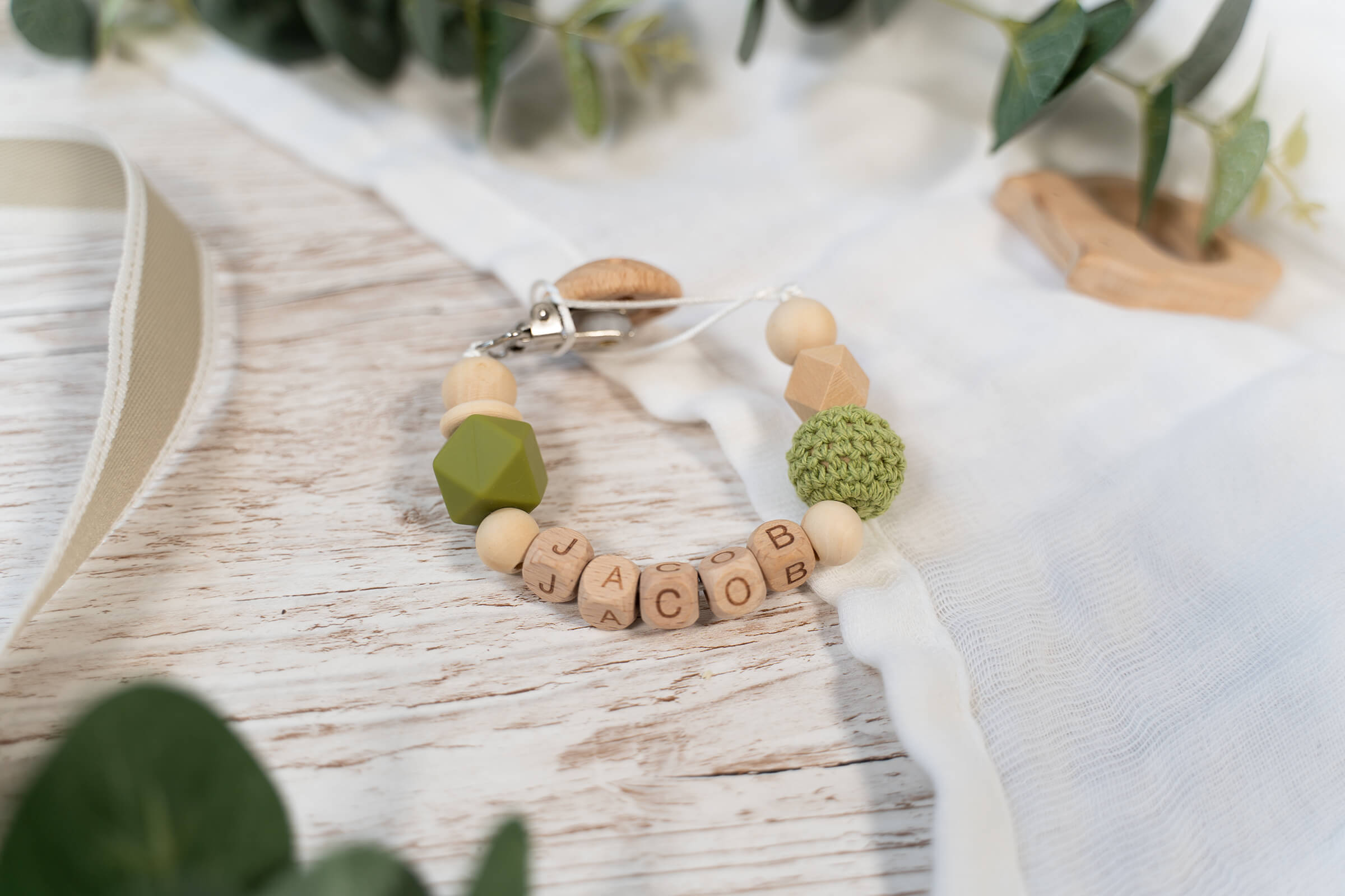 Green Silicone/Wood Soother Clip
